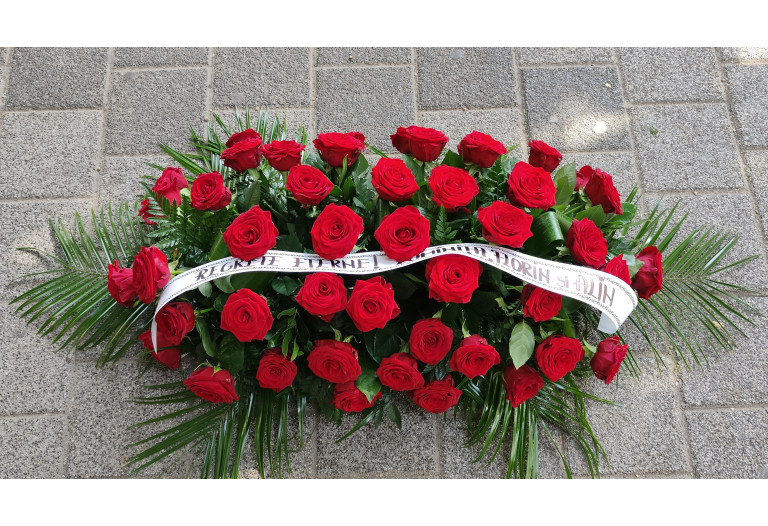 Aranjament Funerar 46 Trandafiri Rosii F29